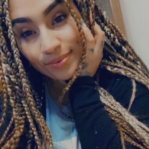 Meet your Posher, Julia